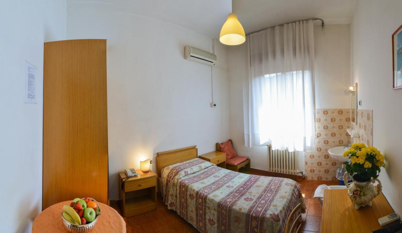 פיסטויה Hotel Prime מראה חיצוני תמונה